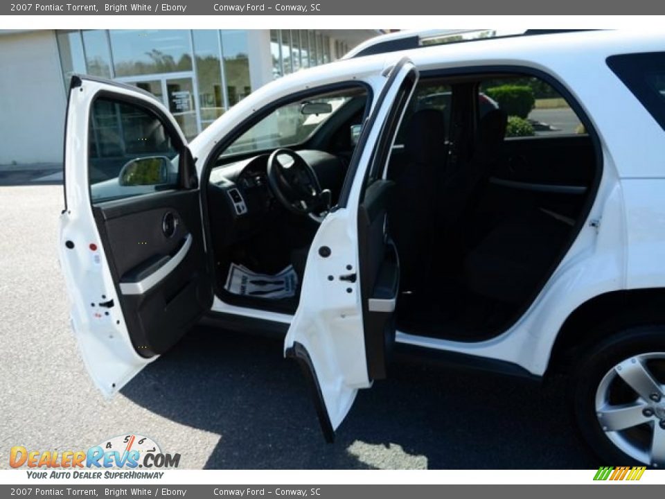 2007 Pontiac Torrent Bright White / Ebony Photo #11