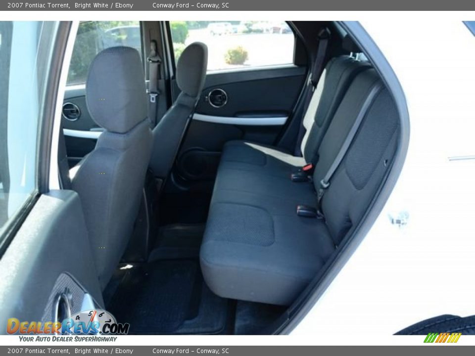 2007 Pontiac Torrent Bright White / Ebony Photo #12