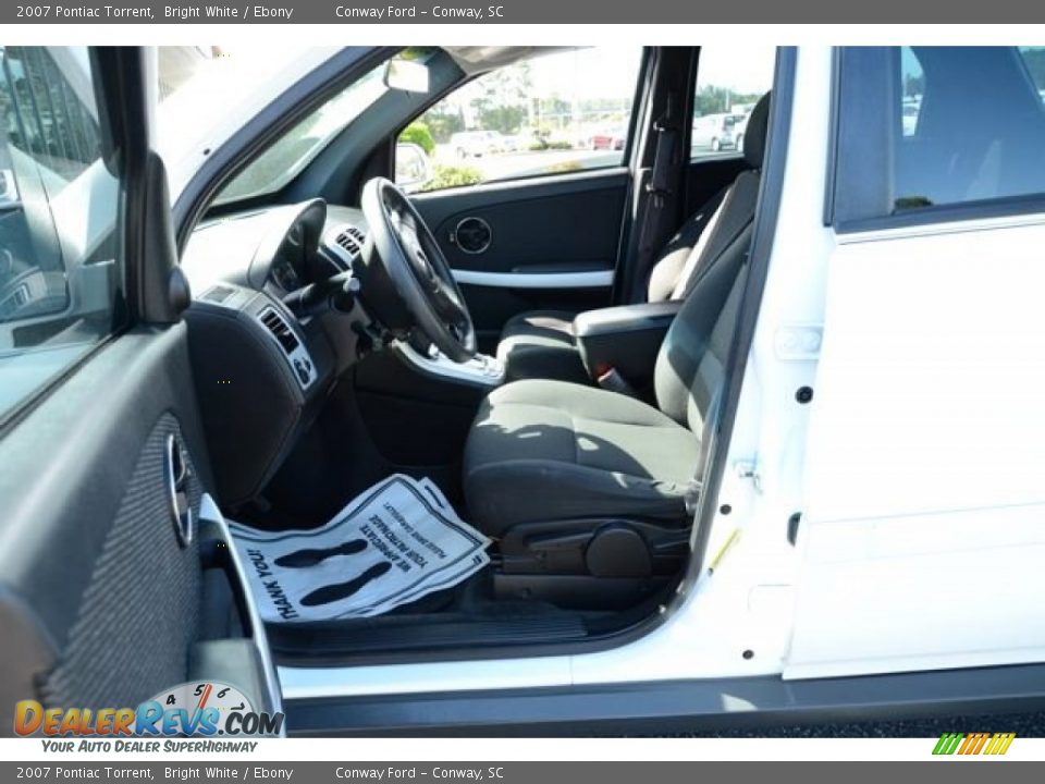 2007 Pontiac Torrent Bright White / Ebony Photo #18