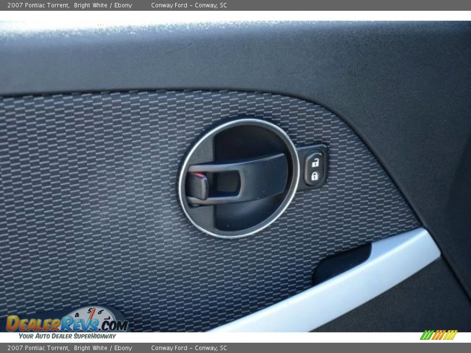 2007 Pontiac Torrent Bright White / Ebony Photo #19