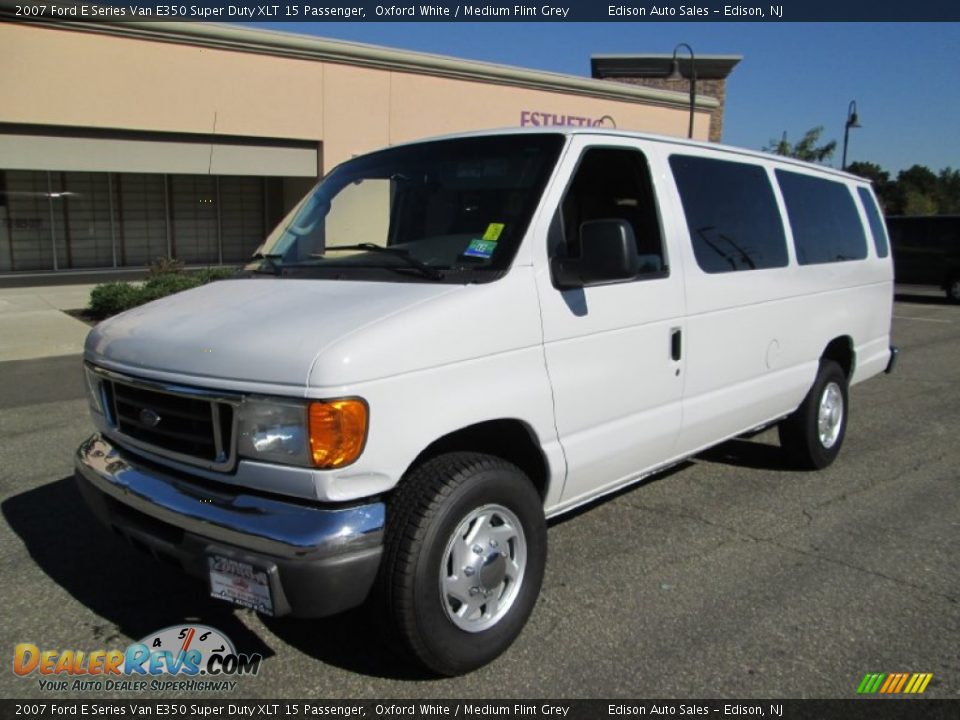 2007 Ford E Series Van E350 Super Duty XLT 15 Passenger Oxford White / Medium Flint Grey Photo #2