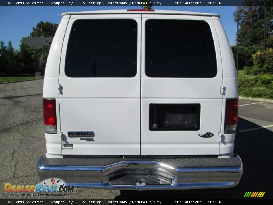 2007 Ford E Series Van E350 Super Duty XLT 15 Passenger Oxford White / Medium Flint Grey Photo #6