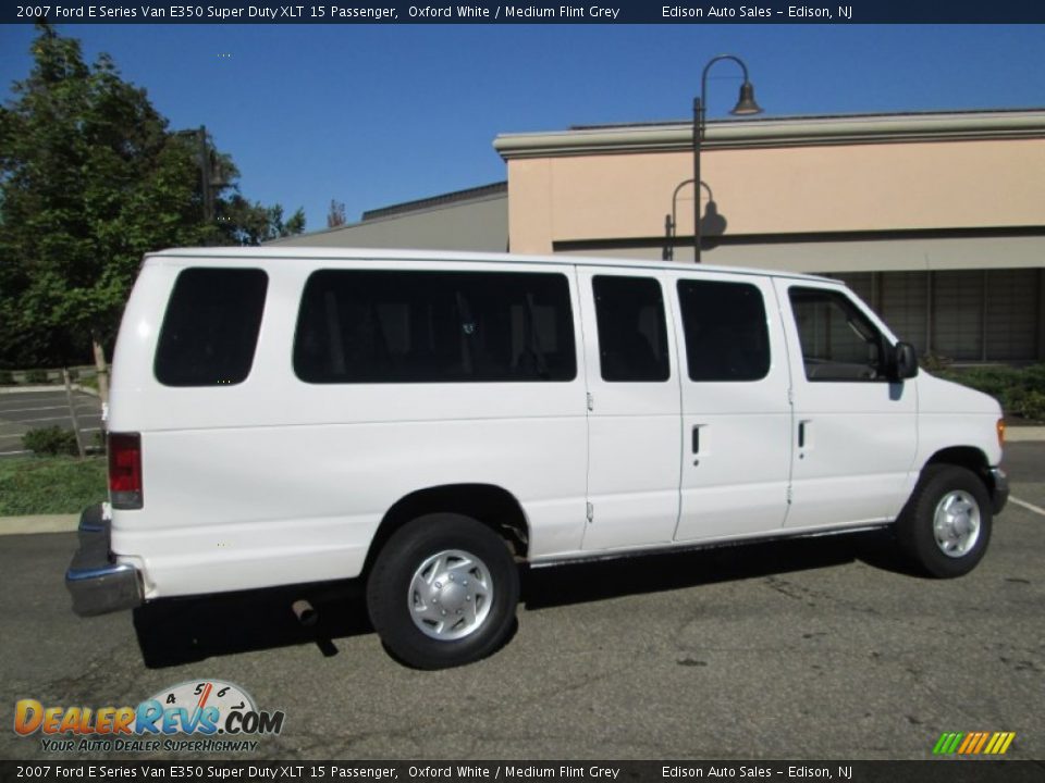 2007 Ford E Series Van E350 Super Duty XLT 15 Passenger Oxford White / Medium Flint Grey Photo #8