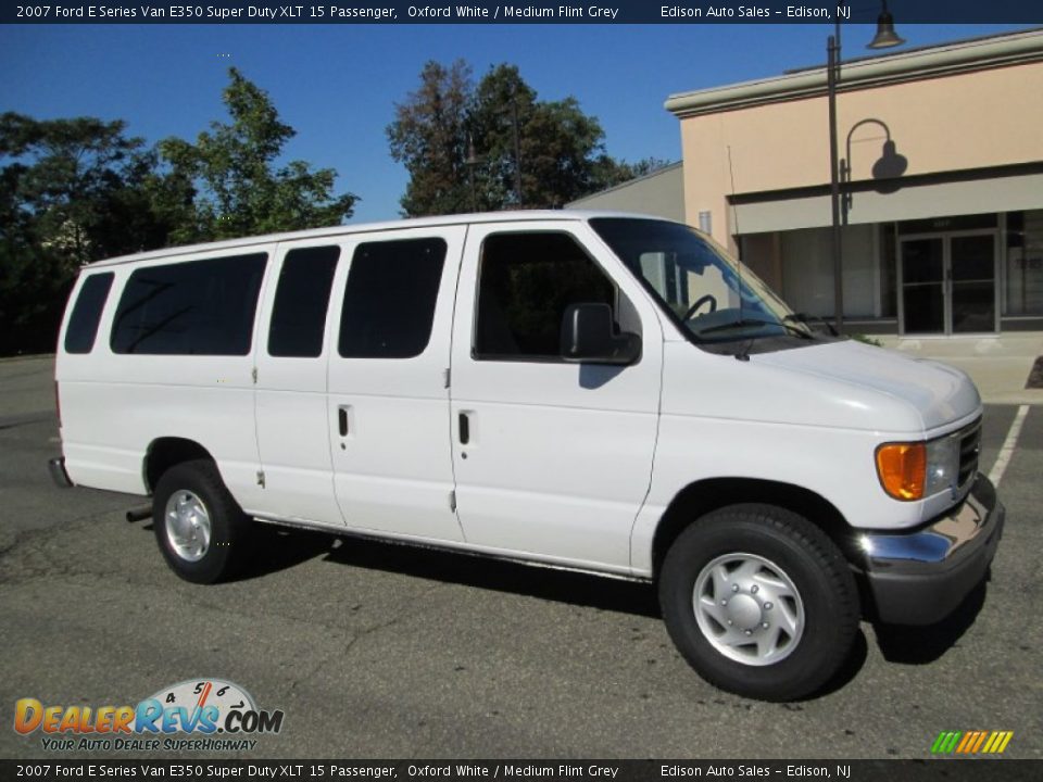 2007 Ford E Series Van E350 Super Duty XLT 15 Passenger Oxford White / Medium Flint Grey Photo #10