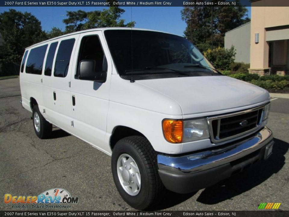 2007 Ford E Series Van E350 Super Duty XLT 15 Passenger Oxford White / Medium Flint Grey Photo #11