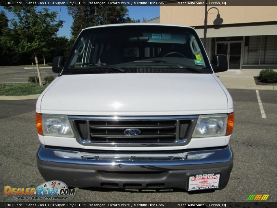 2007 Ford E Series Van E350 Super Duty XLT 15 Passenger Oxford White / Medium Flint Grey Photo #12