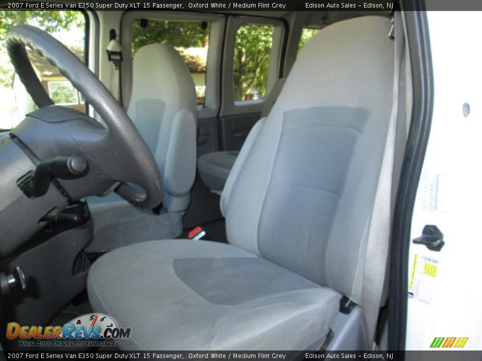 2007 Ford E Series Van E350 Super Duty XLT 15 Passenger Oxford White / Medium Flint Grey Photo #13
