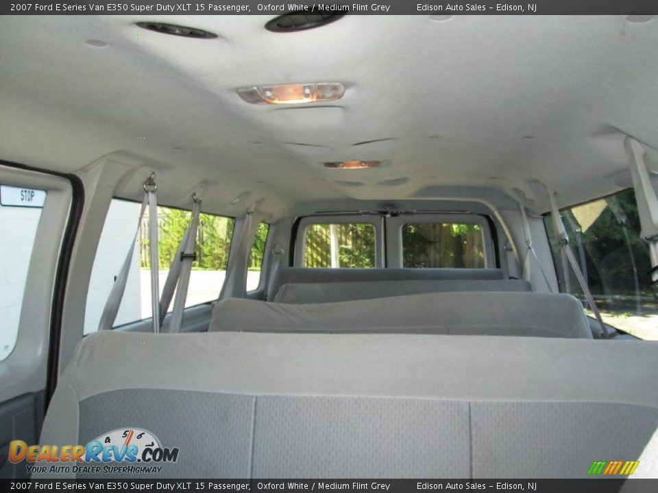 2007 Ford E Series Van E350 Super Duty XLT 15 Passenger Oxford White / Medium Flint Grey Photo #17