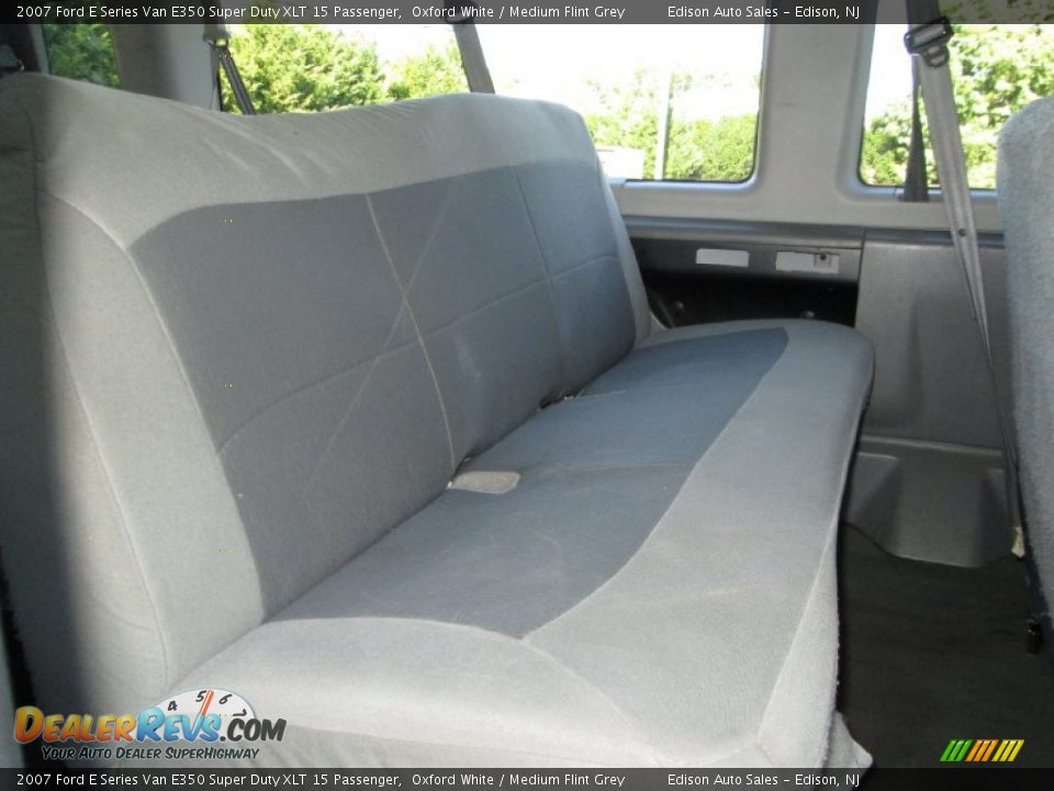 2007 Ford E Series Van E350 Super Duty XLT 15 Passenger Oxford White / Medium Flint Grey Photo #20