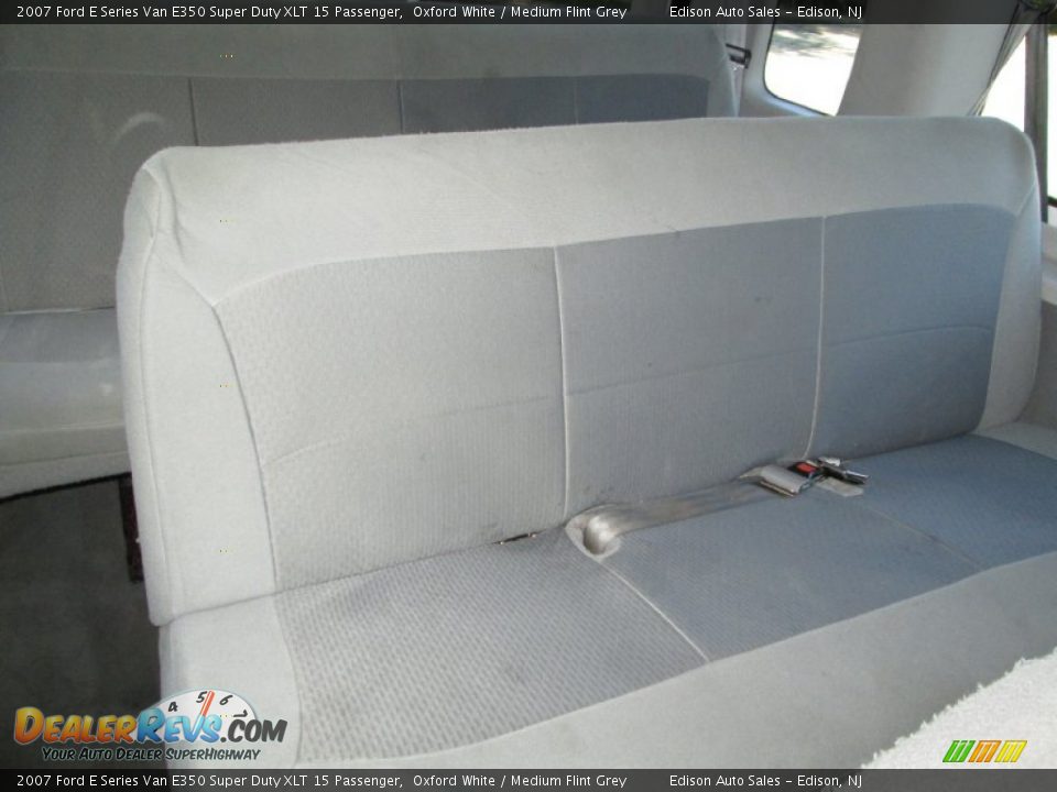 2007 Ford E Series Van E350 Super Duty XLT 15 Passenger Oxford White / Medium Flint Grey Photo #21