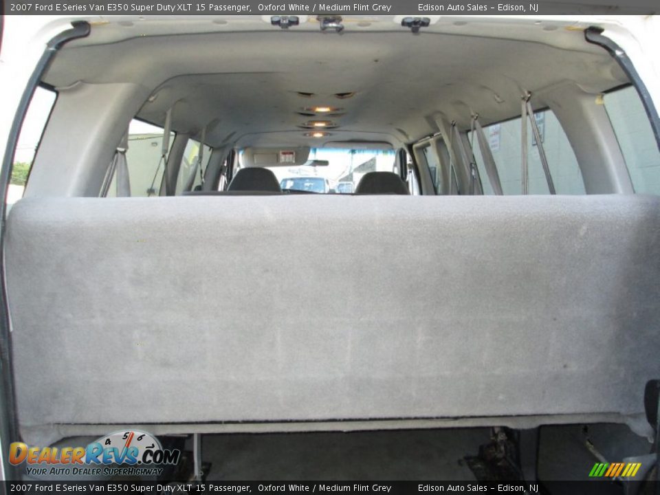 2007 Ford E Series Van E350 Super Duty XLT 15 Passenger Oxford White / Medium Flint Grey Photo #27