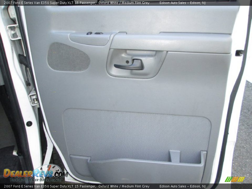 2007 Ford E Series Van E350 Super Duty XLT 15 Passenger Oxford White / Medium Flint Grey Photo #29