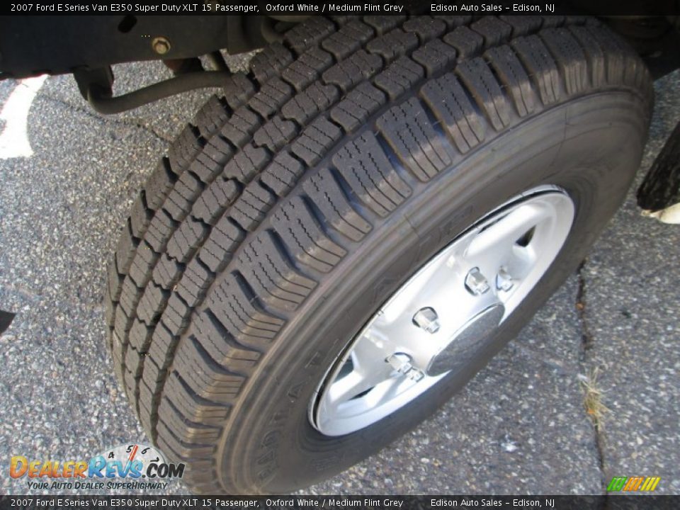 2007 Ford E Series Van E350 Super Duty XLT 15 Passenger Oxford White / Medium Flint Grey Photo #31