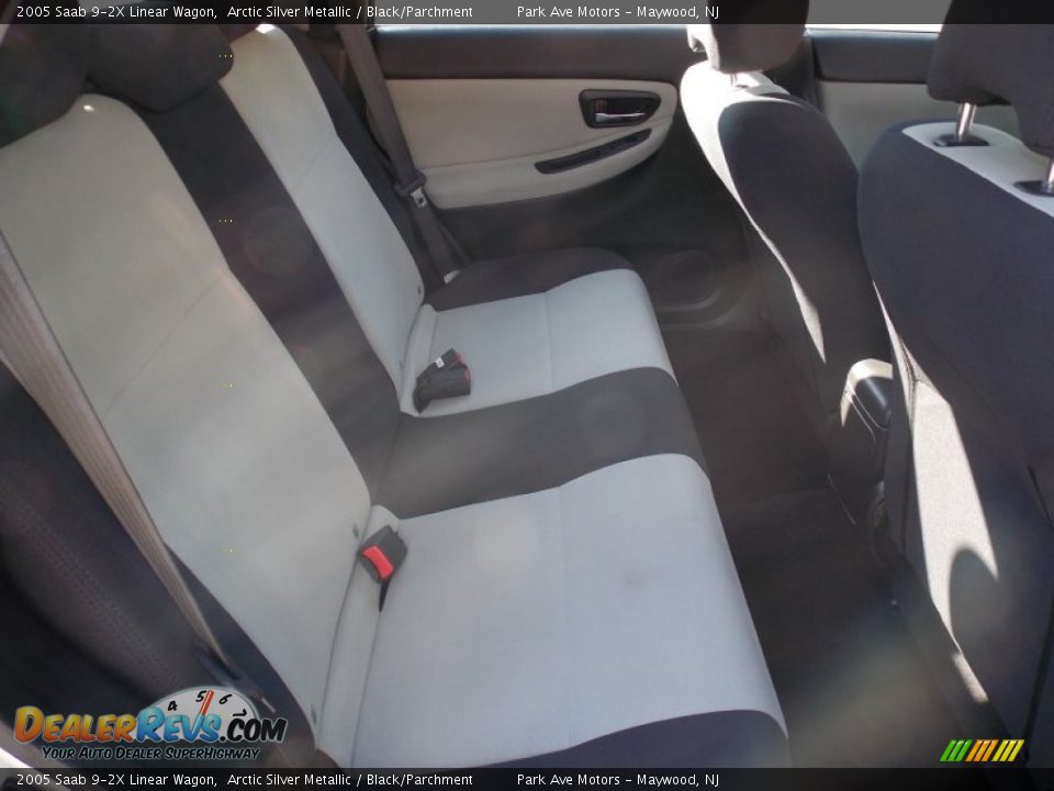 2005 Saab 9-2X Linear Wagon Arctic Silver Metallic / Black/Parchment Photo #10