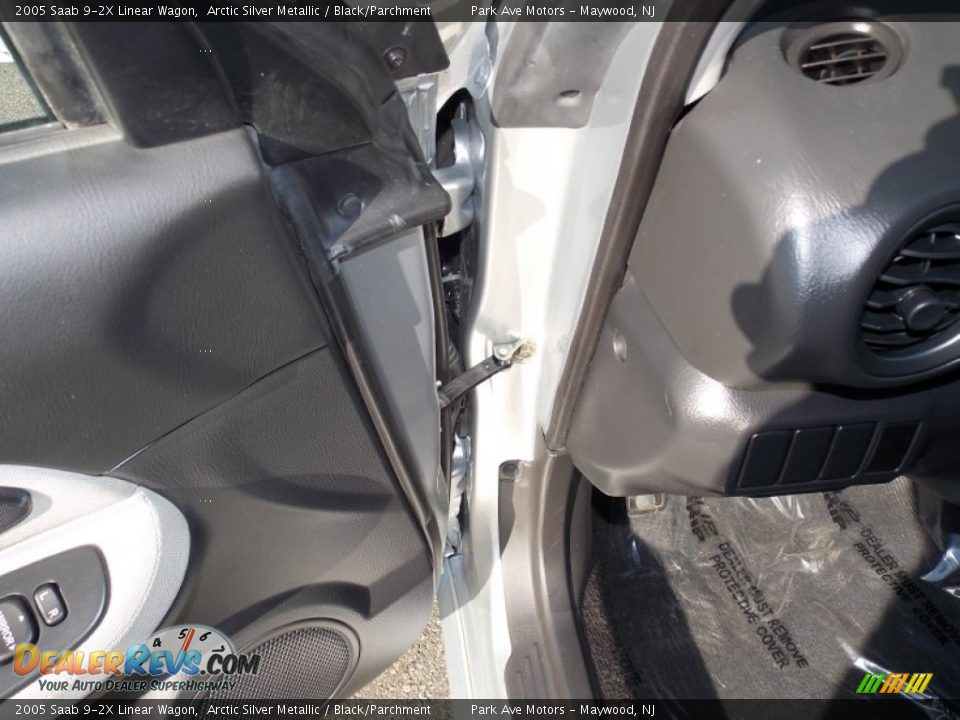 2005 Saab 9-2X Linear Wagon Arctic Silver Metallic / Black/Parchment Photo #18