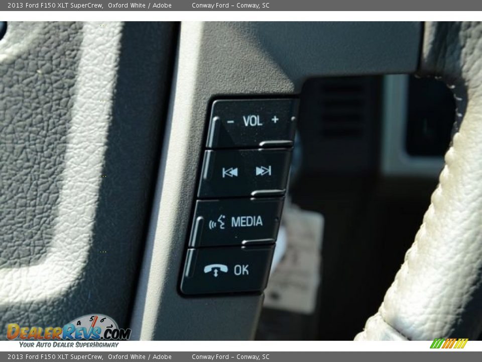 2013 Ford F150 XLT SuperCrew Oxford White / Adobe Photo #24