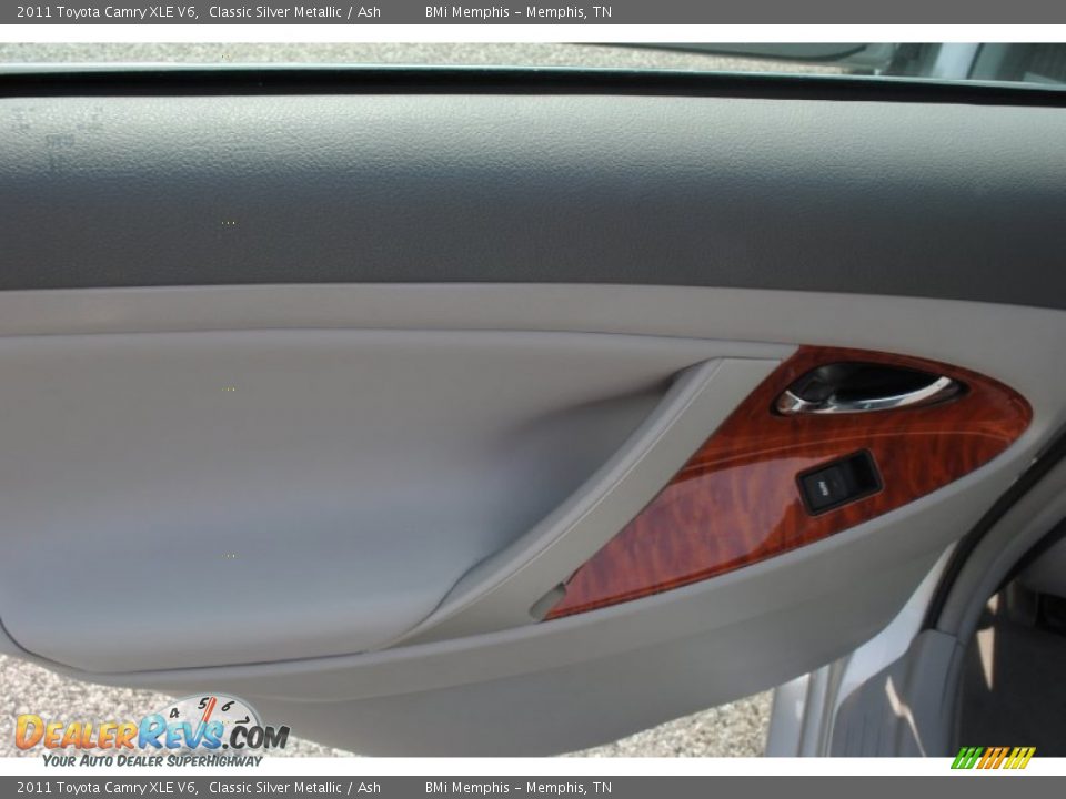 2011 Toyota Camry XLE V6 Classic Silver Metallic / Ash Photo #15