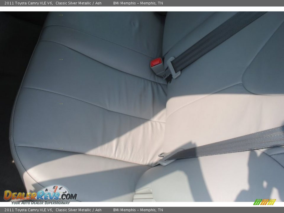 2011 Toyota Camry XLE V6 Classic Silver Metallic / Ash Photo #17