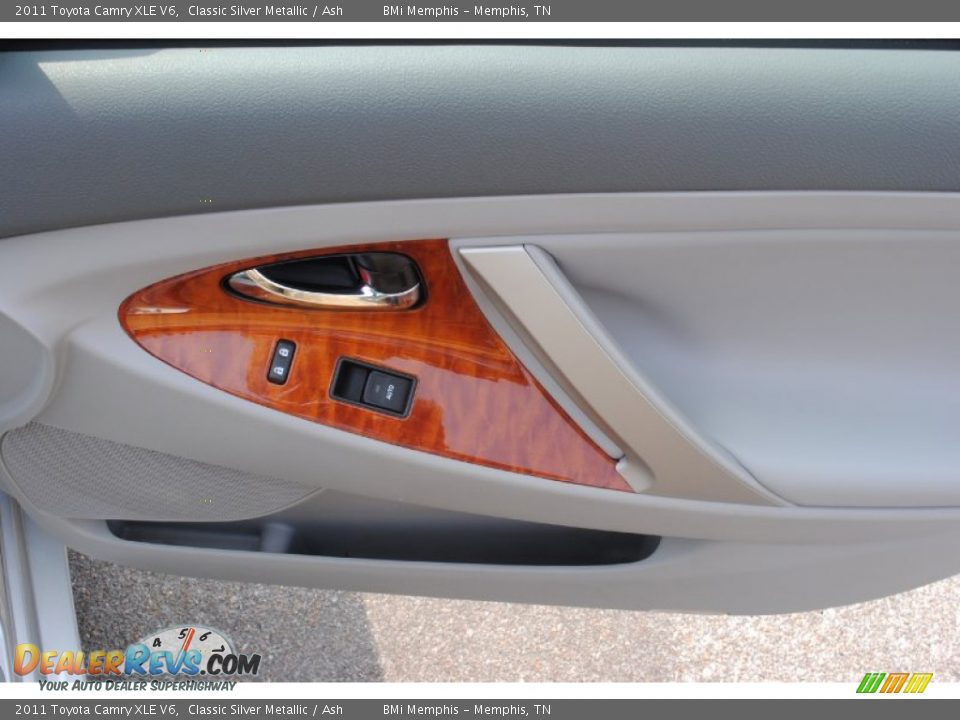 2011 Toyota Camry XLE V6 Classic Silver Metallic / Ash Photo #20