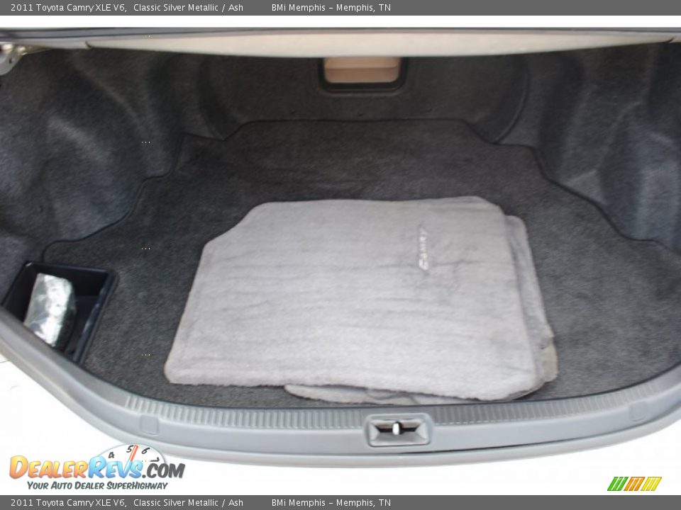 2011 Toyota Camry XLE V6 Classic Silver Metallic / Ash Photo #26