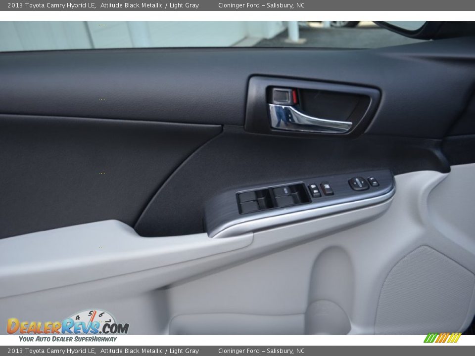 2013 Toyota Camry Hybrid LE Attitude Black Metallic / Light Gray Photo #4