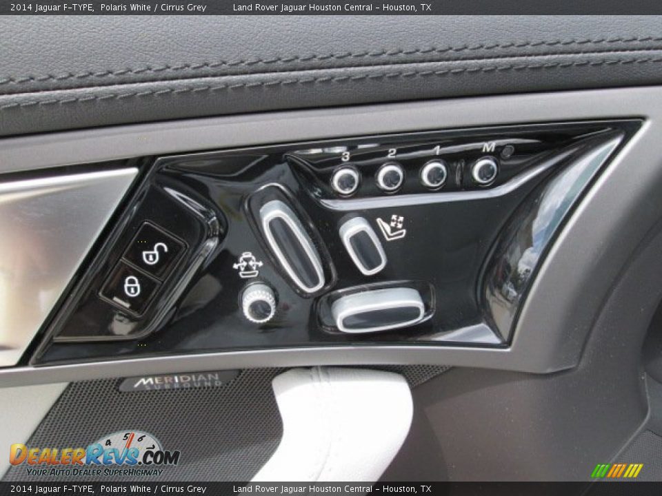 Controls of 2014 Jaguar F-TYPE  Photo #18