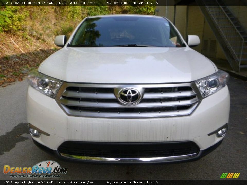 2013 Toyota Highlander V6 4WD Blizzard White Pearl / Ash Photo #7