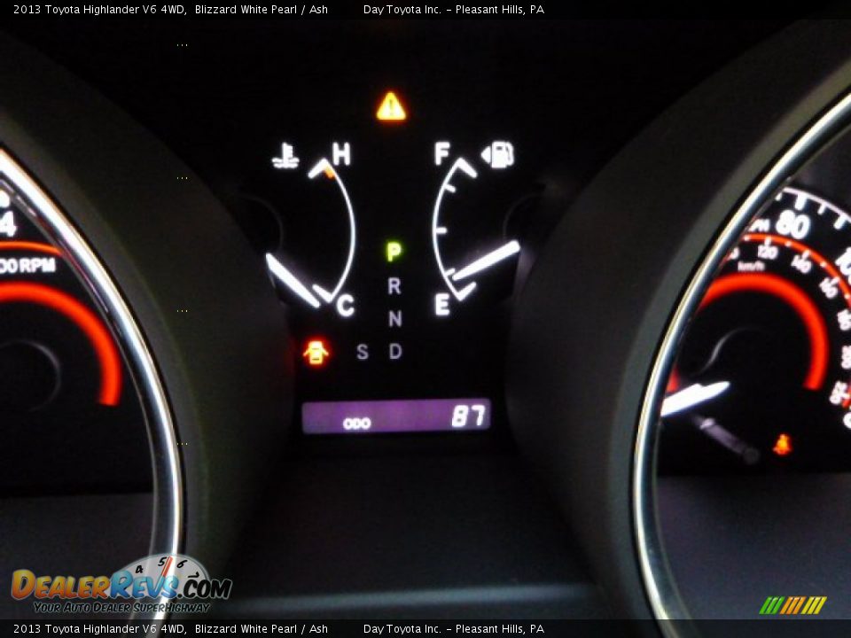 2013 Toyota Highlander V6 4WD Blizzard White Pearl / Ash Photo #19