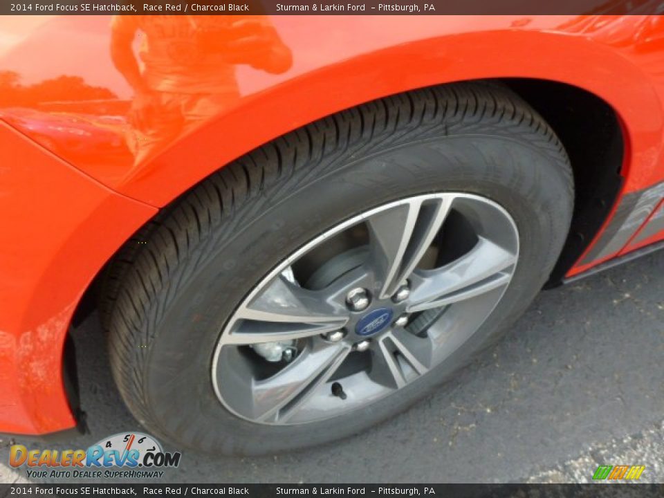 2014 Ford Focus SE Hatchback Race Red / Charcoal Black Photo #7