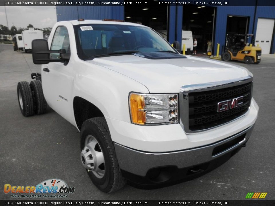 Front 3/4 View of 2014 GMC Sierra 3500HD Regular Cab Dually Chassis Photo #2