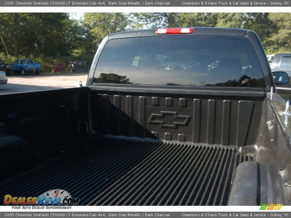 2005 Chevrolet Silverado 2500HD LT Extended Cab 4x4 Dark Gray Metallic / Dark Charcoal Photo #18