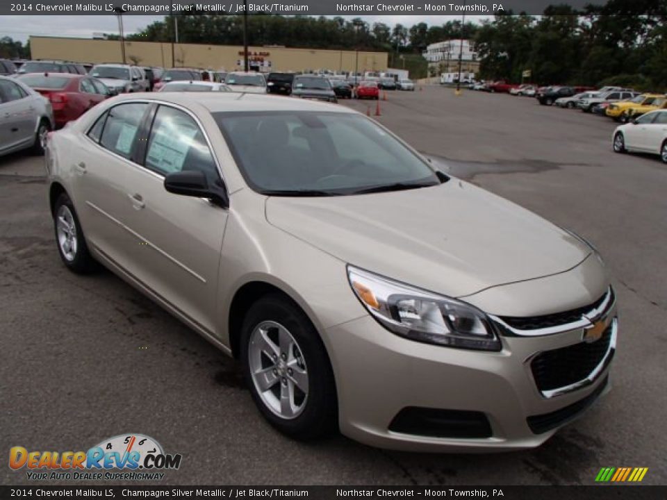 Front 3/4 View of 2014 Chevrolet Malibu LS Photo #3