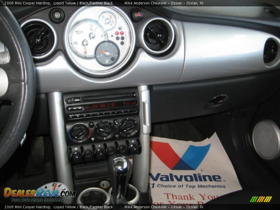 2006 Mini Cooper Hardtop Liquid Yellow / Black/Panther Black Photo #5