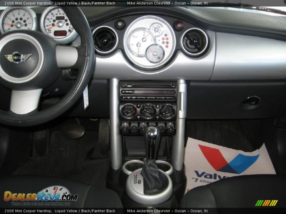 2006 Mini Cooper Hardtop Liquid Yellow / Black/Panther Black Photo #6