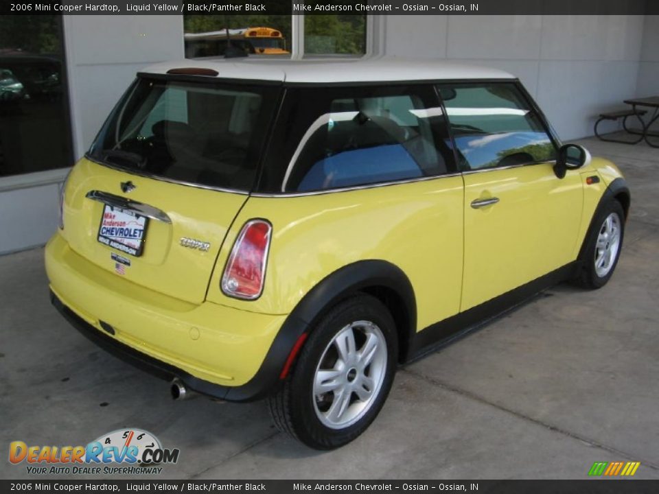 2006 Mini Cooper Hardtop Liquid Yellow / Black/Panther Black Photo #19