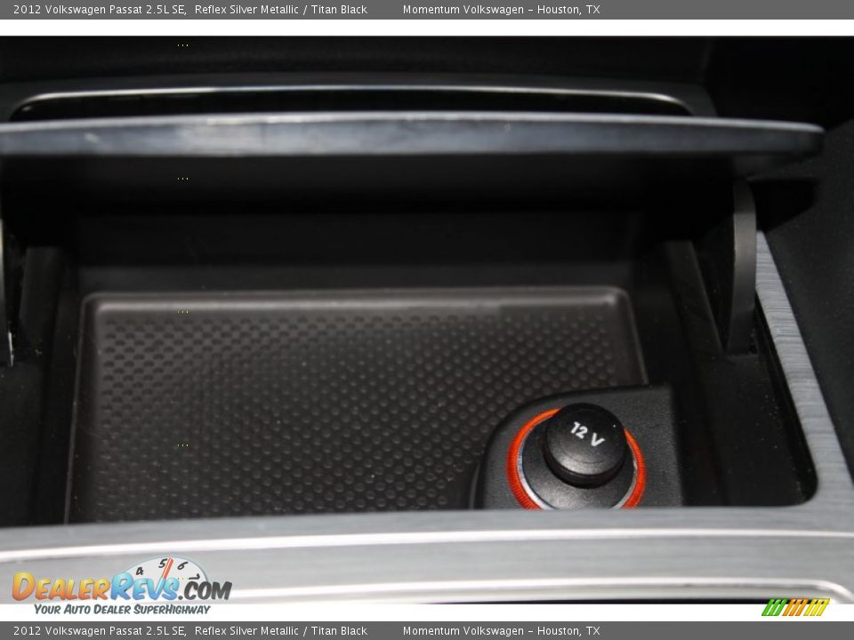 2012 Volkswagen Passat 2.5L SE Reflex Silver Metallic / Titan Black Photo #22