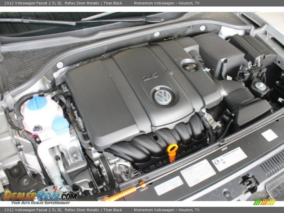 2012 Volkswagen Passat 2.5L SE Reflex Silver Metallic / Titan Black Photo #36