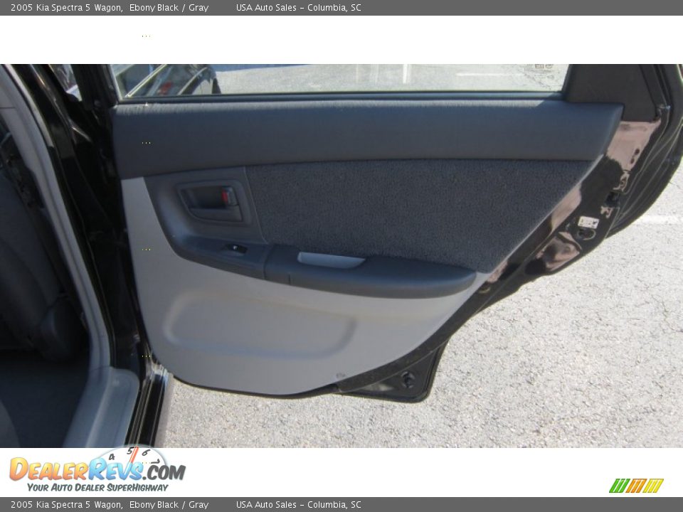 2005 Kia Spectra 5 Wagon Ebony Black / Gray Photo #11