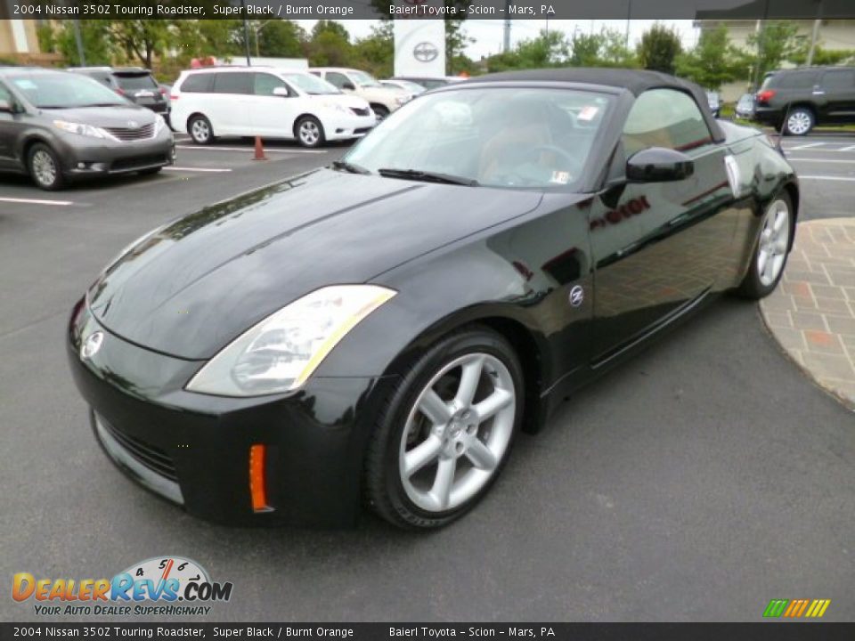 Front 3/4 View of 2004 Nissan 350Z Touring Roadster Photo #3