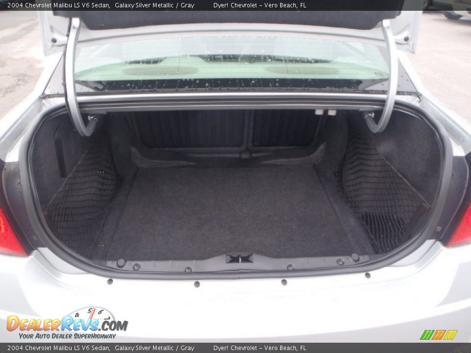2004 Chevrolet Malibu LS V6 Sedan Galaxy Silver Metallic / Gray Photo #5