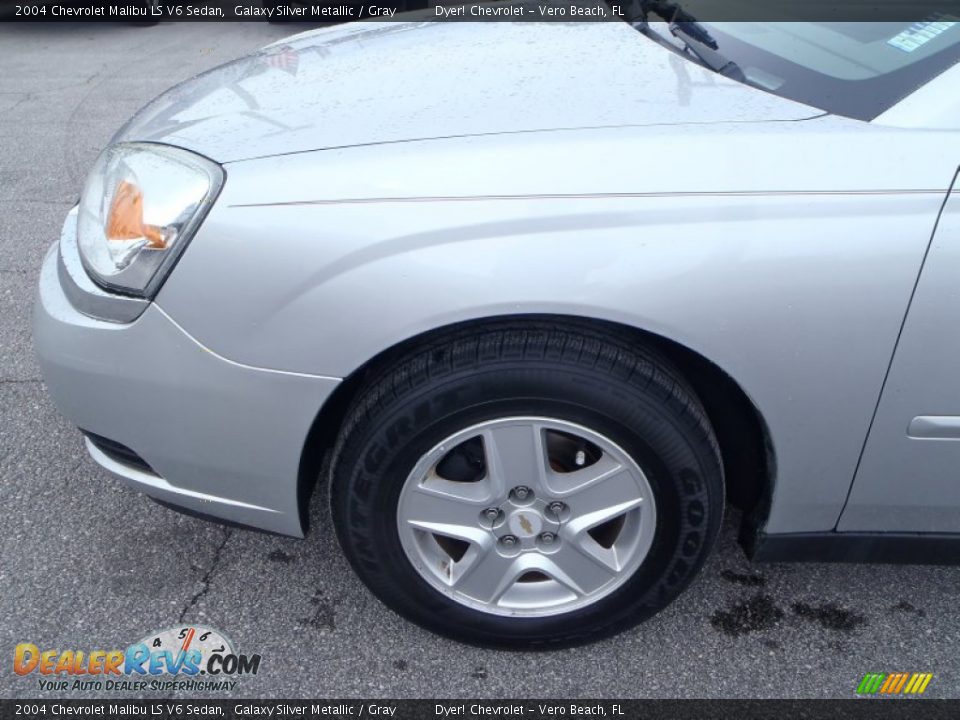 2004 Chevrolet Malibu LS V6 Sedan Galaxy Silver Metallic / Gray Photo #7