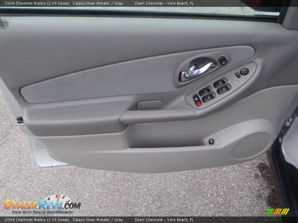 2004 Chevrolet Malibu LS V6 Sedan Galaxy Silver Metallic / Gray Photo #10