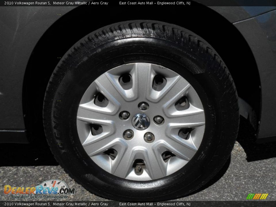 2010 Volkswagen Routan S Meteor Gray Metallic / Aero Gray Photo #8