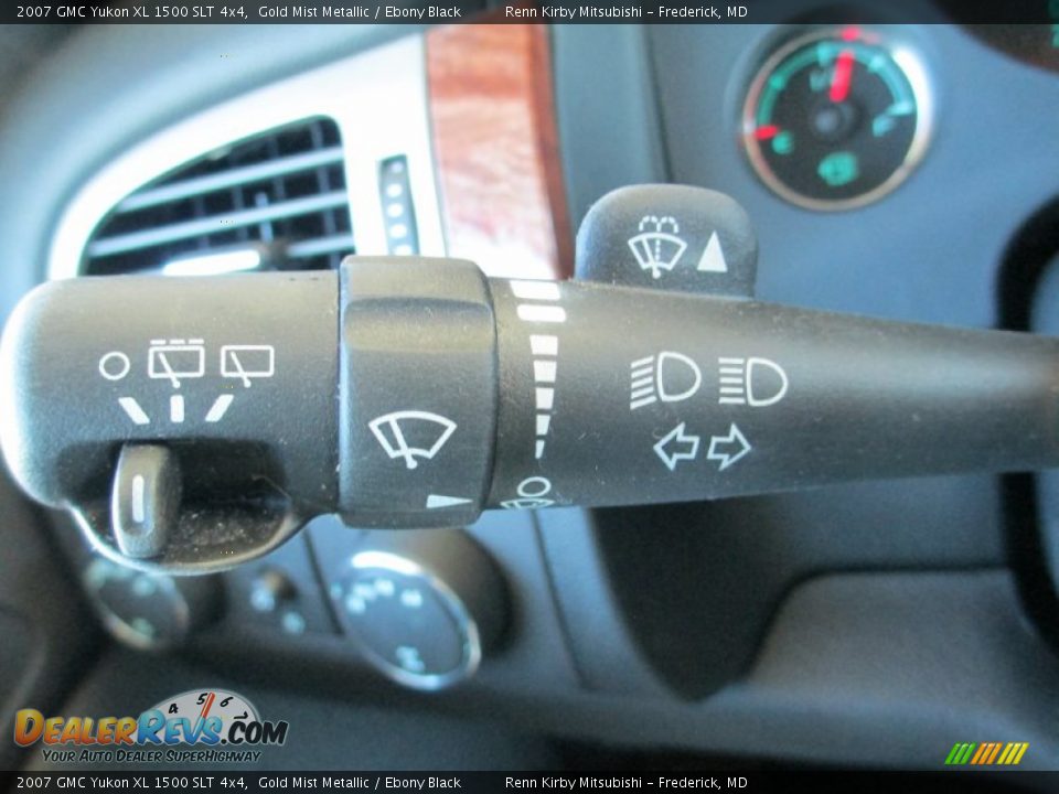 2007 GMC Yukon XL 1500 SLT 4x4 Gold Mist Metallic / Ebony Black Photo #17