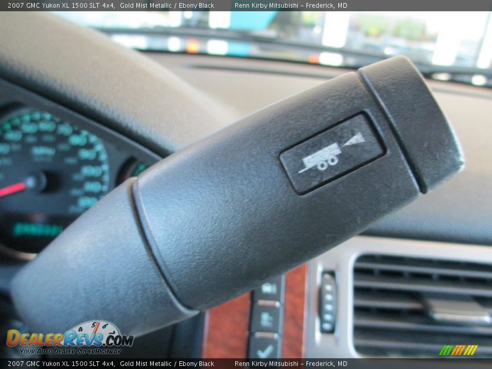 2007 GMC Yukon XL 1500 SLT 4x4 Gold Mist Metallic / Ebony Black Photo #18