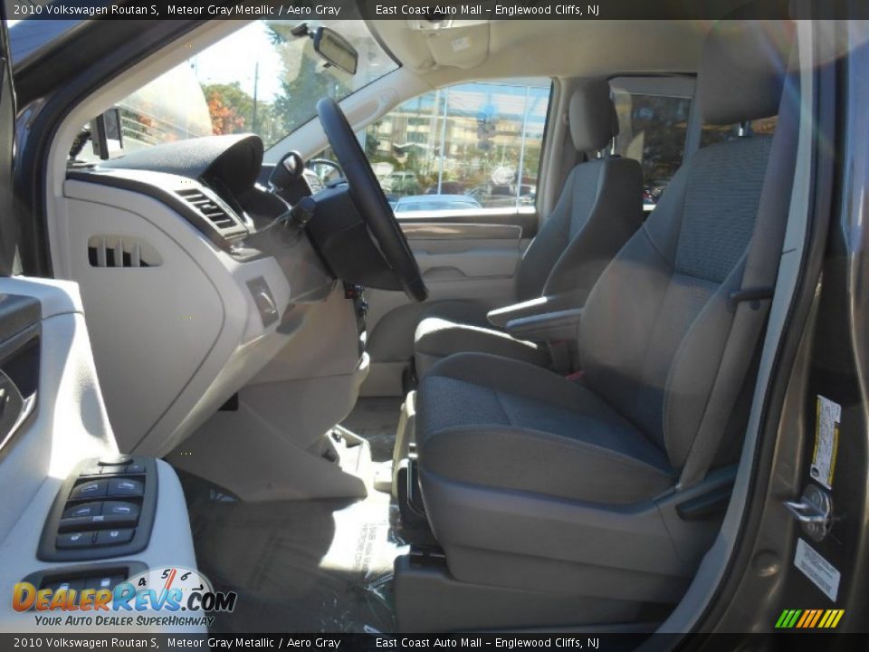 2010 Volkswagen Routan S Meteor Gray Metallic / Aero Gray Photo #15