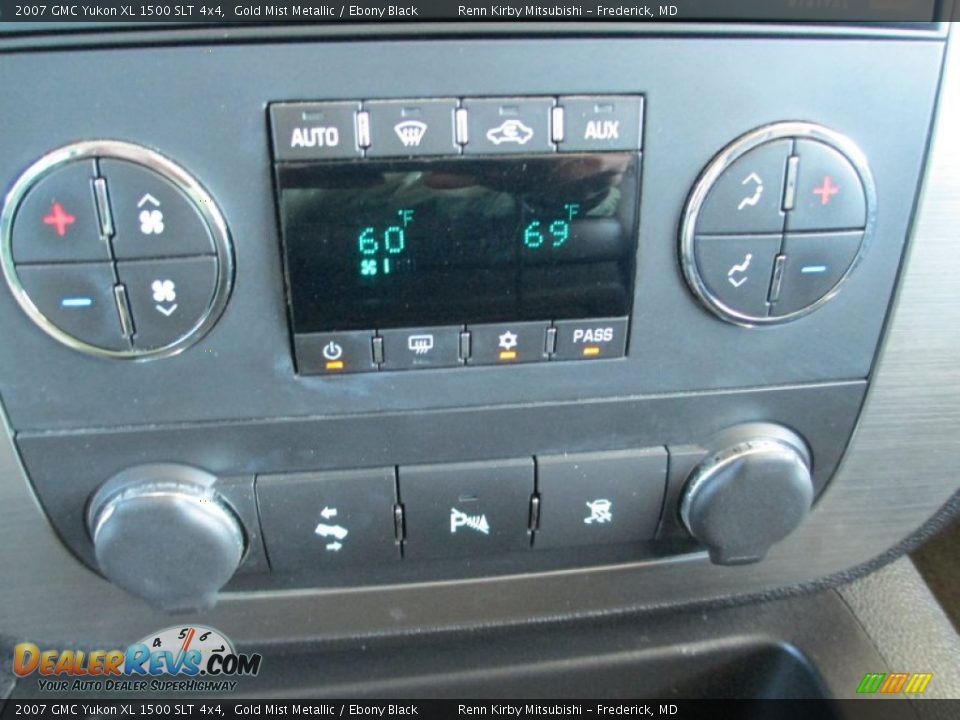 2007 GMC Yukon XL 1500 SLT 4x4 Gold Mist Metallic / Ebony Black Photo #24