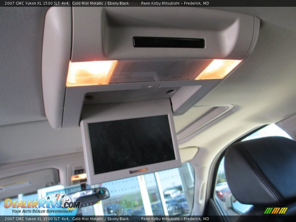 2007 GMC Yukon XL 1500 SLT 4x4 Gold Mist Metallic / Ebony Black Photo #30