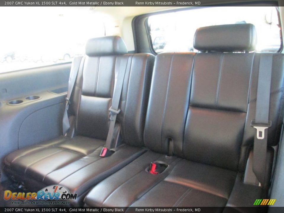 2007 GMC Yukon XL 1500 SLT 4x4 Gold Mist Metallic / Ebony Black Photo #31