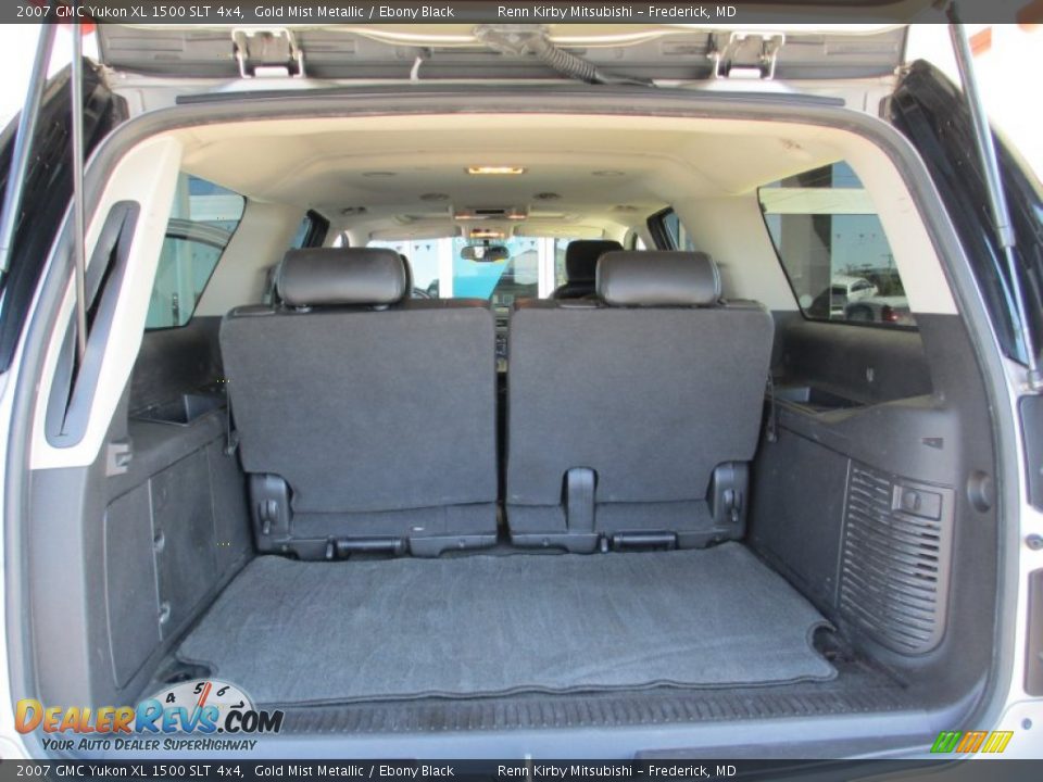 2007 GMC Yukon XL 1500 SLT 4x4 Gold Mist Metallic / Ebony Black Photo #32